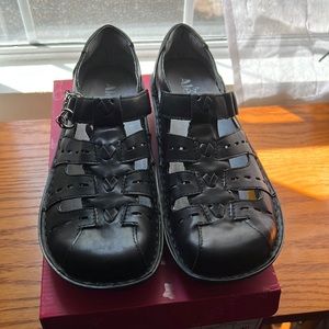 Alegria black fisherman’s sandal. New in box.